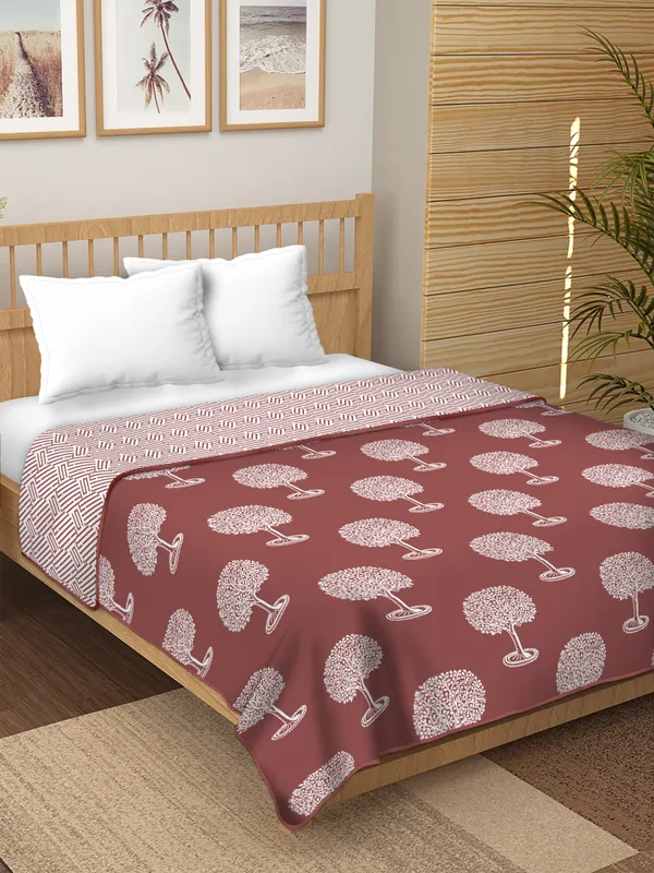 Double_Bed_Brown_&_White_Cotton_Reversible_Dohar_Printed_Blanket_Soft_&_Lightweight_AC_Comforter_Perfect_Festive_Gift_Blankets
