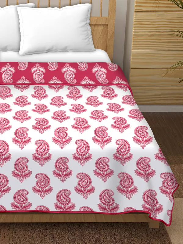 SingleBed_Pink_&_white_Cotton_Reversible_Dohar__Printed_Blanket__Soft_&_Lightweight_AC_Comforter_Perfect_Festive_Gift_Blankets