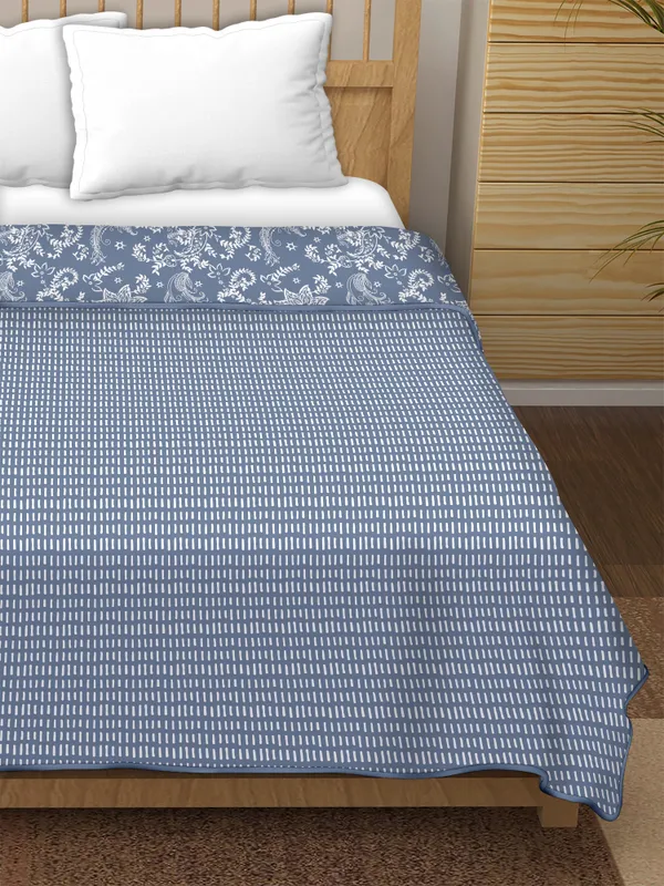 Double_Bed_Blue_&_white_Cotton_Reversible_Dohar_Printed_Blanket_Soft_&_Lightweight_AC_Comforter_Perfect_Festive_Gift_Blankets