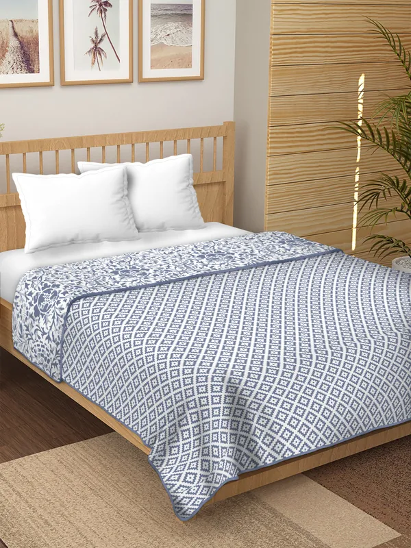 Double_Bed_Blue_&_White_Cotton_Reversible_Dohar_Printed_Blanket_Soft_&_Lightweight_AC_Comforter_Perfect_Festive_Gift_Blankets