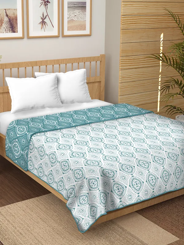 Double_Bed_Teal_&_white_Cotton_Reversible_Dohar_Printed_Blanket_Soft_&_Lightweight_AC_Comforter_Perfect_Festive_Gift_Blankets