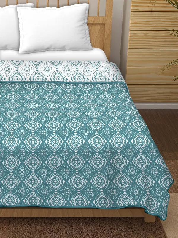 Double_Bed_Teal_&_white_Cotton_Reversible_Dohar_Printed_Blanket_Soft_&_Lightweight_AC_Comforter_Perfect_Festive_Gift_Blankets