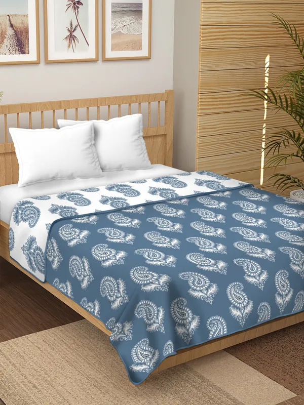 SingleBed_Blue_&_white_Cotton_Reversible_Dohar_Printed_Blanket_Soft_&_Lightweight_AC_Comforter_Perfect_Festive_Gift_Blankets