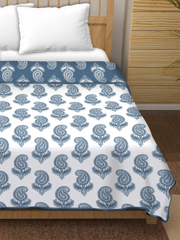 SingleBed_Blue_&_white_Cotton_Reversible_Dohar_Printed_Blanket_Soft_&_Lightweight_AC_Comforter_Perfect_Festive_Gift_Blankets