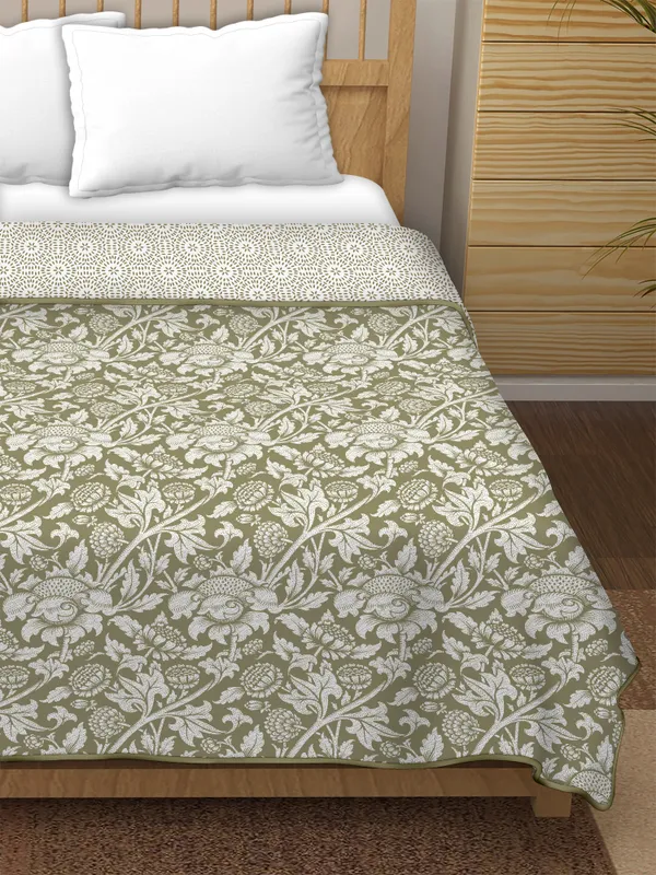 Double_Bed_Green_&_White_Cotton_Reversible_Dohar_Printed_Blanket_Soft_&_Lightweight_AC_Comforter_Perfect_Festive_Gift_Blankets