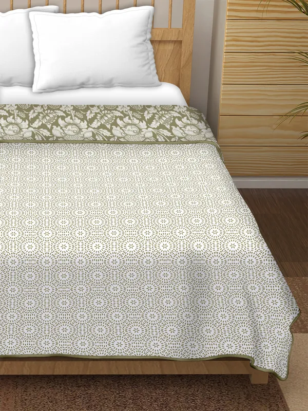 Double_Bed_Green_&_White_Cotton_Reversible_Dohar_Printed_Blanket_Soft_&_Lightweight_AC_Comforter_Perfect_Festive_Gift_Blankets