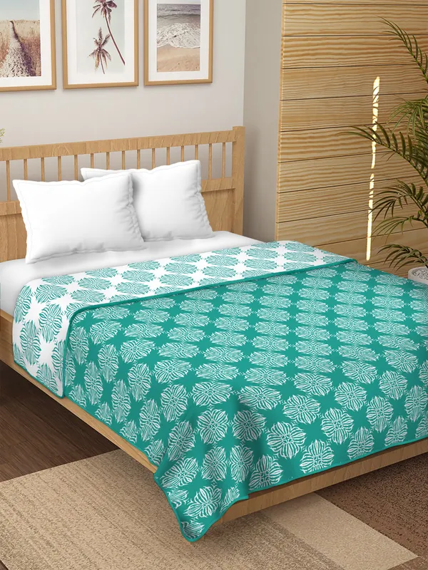 SingleBed_Green_&_white_Cotton_Reversible_Dohar_Printed_Blanket_Soft_&_Lightweight_AC_Comforter_Perfect_Festive_Gift_Blankets
