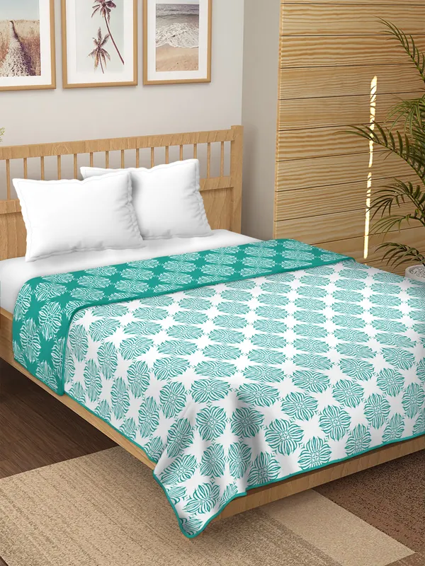 SingleBed_Green_&_white_Cotton_Reversible_Dohar_Printed_Blanket_Soft_&_Lightweight_AC_Comforter_Perfect_Festive_Gift_Blankets