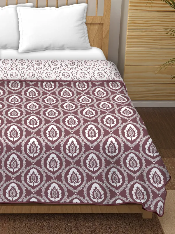 SingleBed_Brown_&_white_Cotton_Reversible_Dohar_Printed_Blanket_Soft_&_Lightweight_AC_Comforter_Perfect_Festive_Gift_Blankets