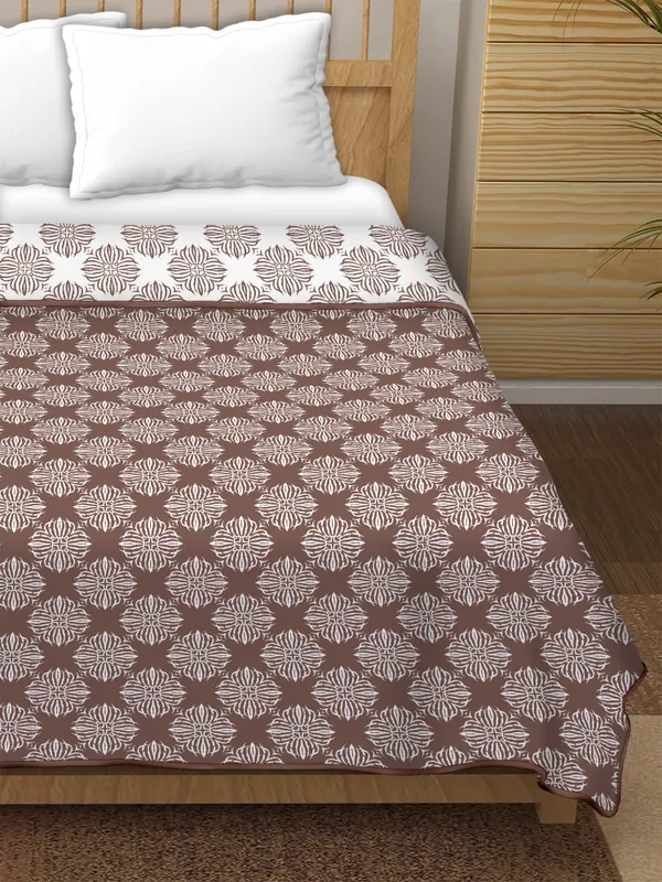 Double_Bed_Brown_&_white_Cotton_Reversible_Dohar_Printed_Blanket_Soft_&_Lightweight_AC_Comforter_Perfect_Festive_Gift_Blankets