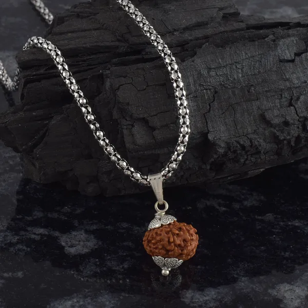 8_Mukhi_Rudraksha_Pendant_With_Chain_|_For_Men_&_Women_Natural_&_Certified
