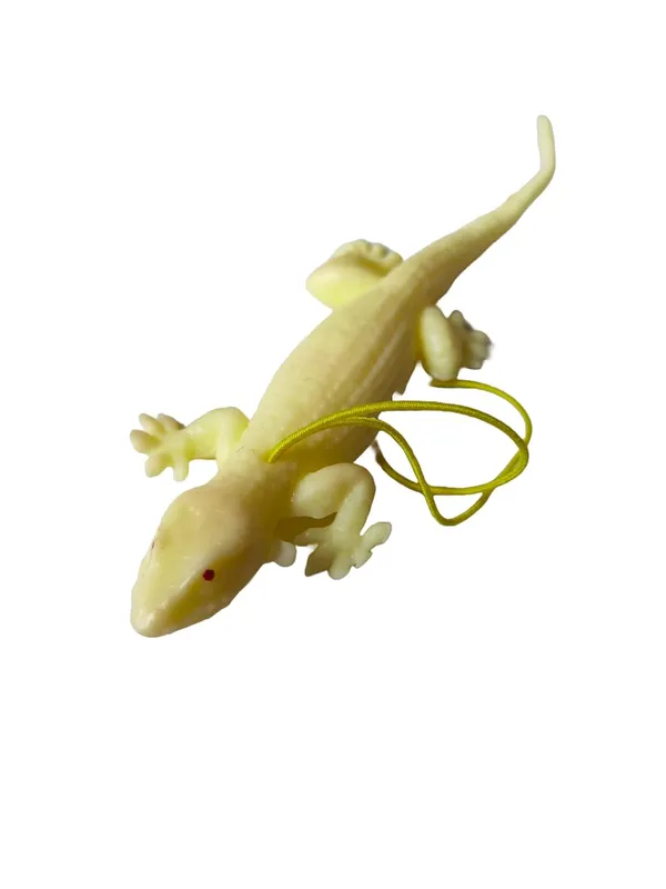Multicolor_Real_Looking_Rubber_Lizard_And_Rubber_Cockroach_Insect_Toy_Set_For_Practical_Jokes_And_Prank_Trick_Toys_For_Kids_And_Adults_(Lizard_13_Cm_|_Cockroach_6.5_Cm)