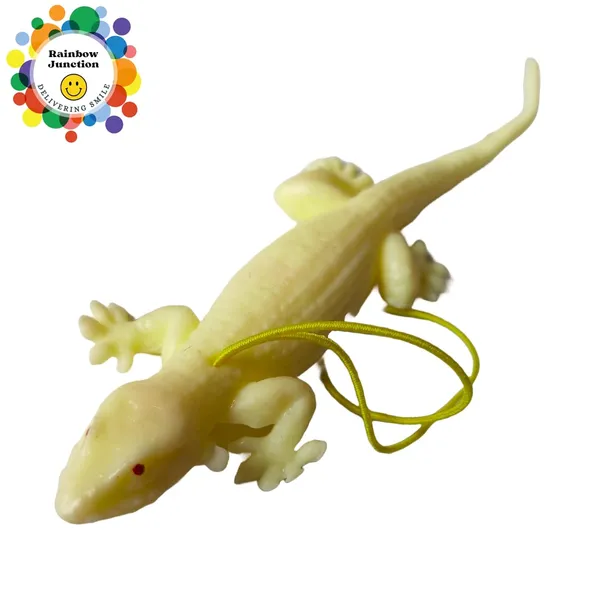 Multicolor_Real_Looking_Rubber_Lizard_And_Rubber_Cockroach_Insect_Toy_Set_For_Practical_Jokes_And_Prank_Trick_Toys_For_Kids_And_Adults_(Lizard_13_Cm_|_Cockroach_6.5_Cm)