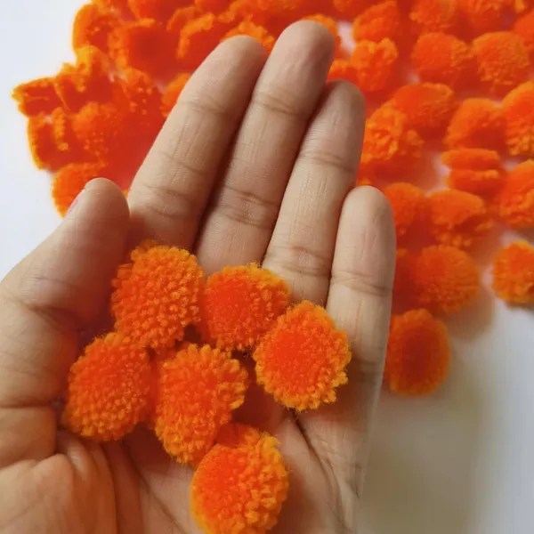 Multicolor_Round_Shaped_|_Soft_Fluffy_Pompom_For_Art_And_Craft_|_Party_Decoration_|_Kids_Craft_Project