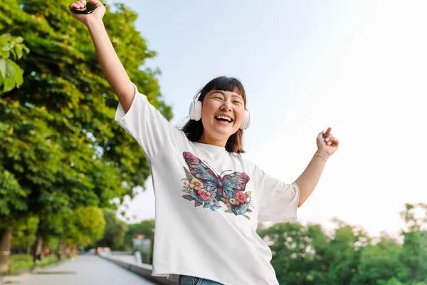 Off_White_Cotton_Oversized_Drop_Shoulder_Unisex_T-shirt_With_240_GSM_(Butterfly)