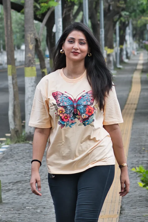 Peach_Fuzz_Pure_Cotton_Oversized_Drop_Shoulder_Girls_T-shirt_With_240_GSM_(Butterfly)