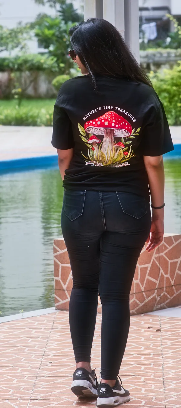 Black_Pure_Cotton_Oversized_Drop_Shoulder_Girls_T-shirt_With_240_GSM_(Frog)
