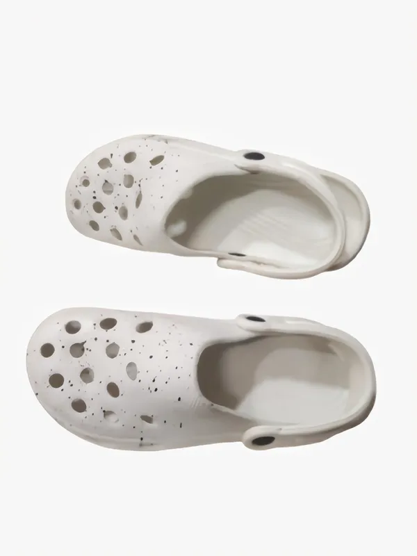 White_Anti-Skid_Clogs_For_Men