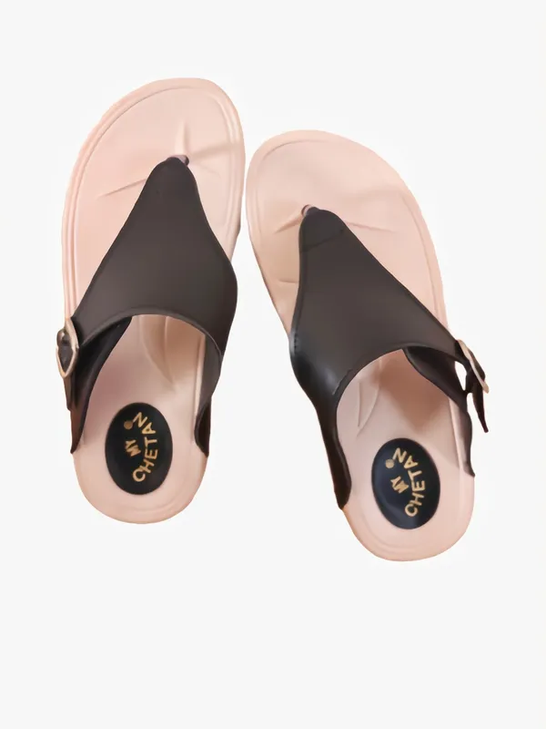 Black_Stylish_And_Comfortable_Premium_Slippers_For_Women