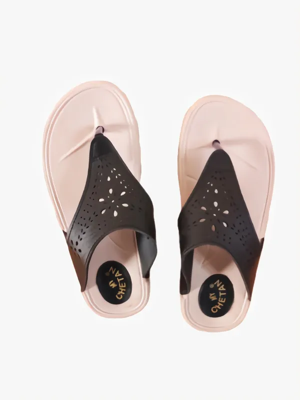 Black_Stylish_And_Comfortable_Premium_Slippers_For_Women
