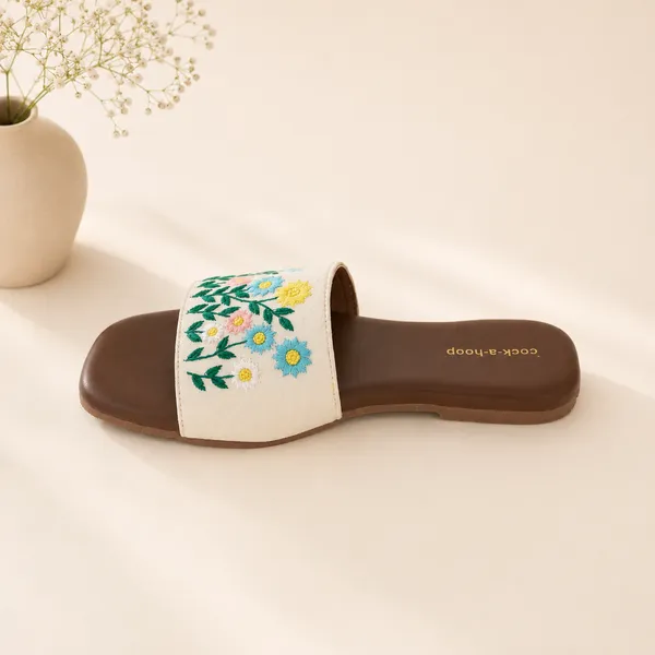 Floral_Embroidered_Multicolor_Sliders