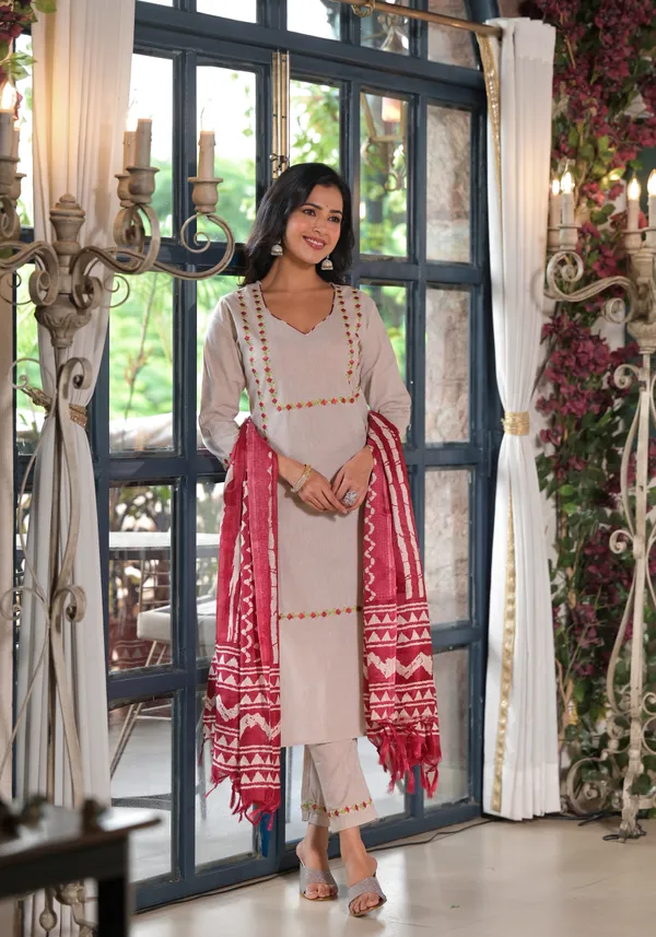 Beige_Pure_Cotton_3/4_Sleeve_Ethnic_Set_With_Silk_Dupatta_For_Women