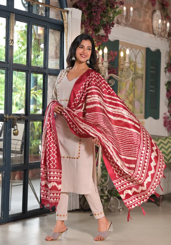Beige_Pure_Cotton_3/4_Sleeve_Ethnic_Set_With_Silk_Dupatta_For_Women