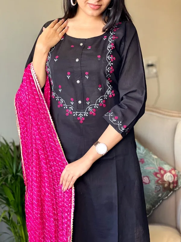 Black_Khadi_Cotton_3/4_Sleeve_Ethnic_Set_With_Silk_Dupatta_For_Women
