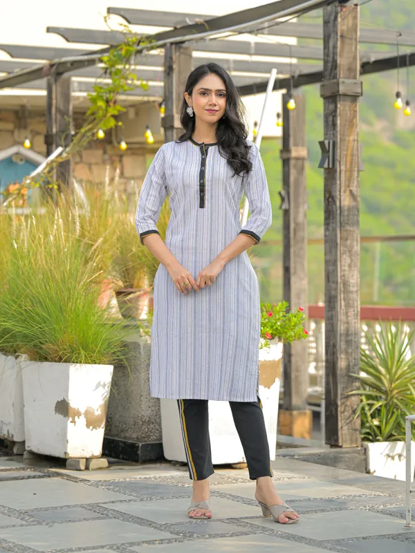 White_Lurex_Kurta_Pant_Set