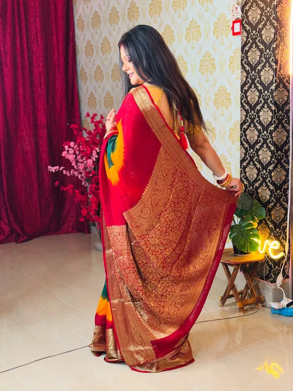 Royal_Banarasi_3D_Bandhani_Saree_(Green)