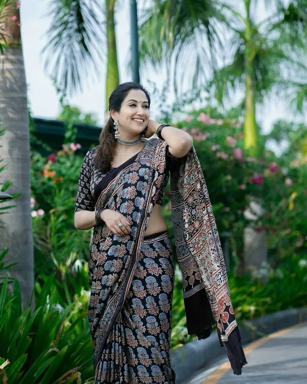 Black_Ajrakh_Primum_Modal_Silk_Saree_With_Blouse