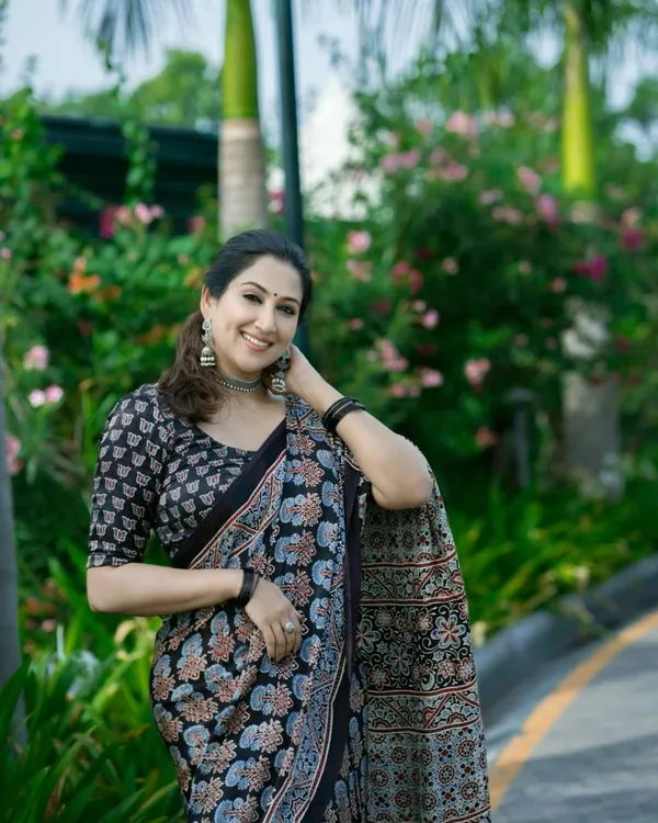Black_Ajrakh_Primum_Modal_Silk_Saree_With_Blouse