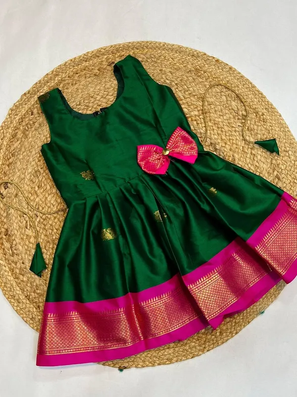 Green_and_Pink_Kanchipuram_Silk_Pattu_Pavadai_Frock_for_Girls