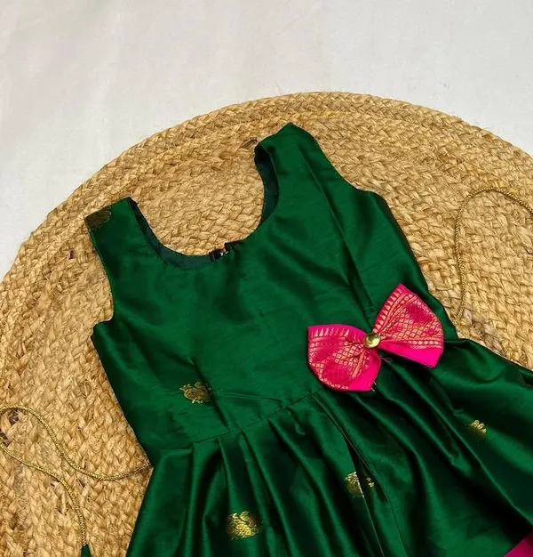 Green_and_Pink_Kanchipuram_Silk_Pattu_Pavadai_Frock_for_Girls