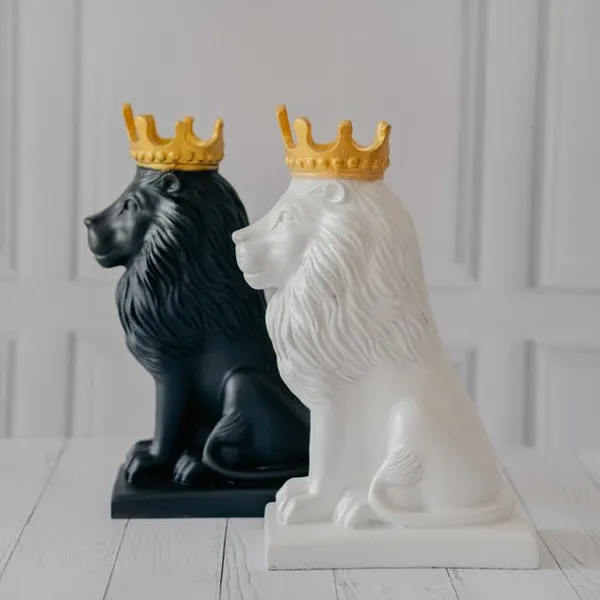 White_Nordic_Elegance_Dual-Tone_Polyresin_Regal_Lion_Showpiece_For_Home_Decor_(29.1_X_18.5_X_11_Centimeters)