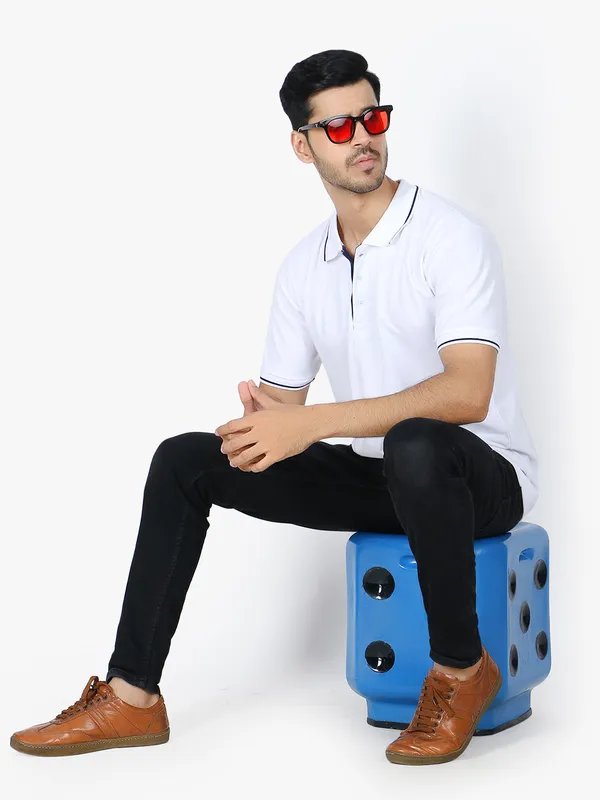 White_Stylish_Polo_Neck_T-Shirt_With_Stripes_For_Men