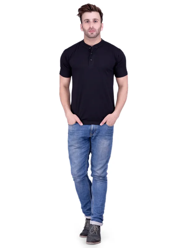 Black_Plain_Henley_Neck_Half_Sleeves_T-Shirt_For_Men