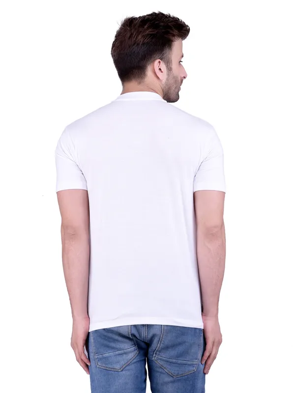 White_Plain_Henley_Neck_Half_Sleeves_T-Shirt_For_Men