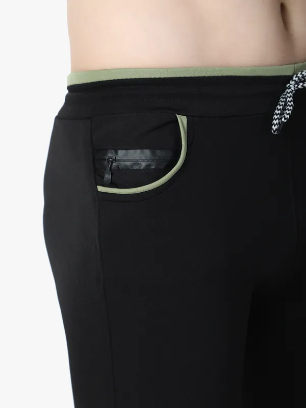 Black_Stylish_Black_Stretchable_Joggers_With_Pockets_For_Men
