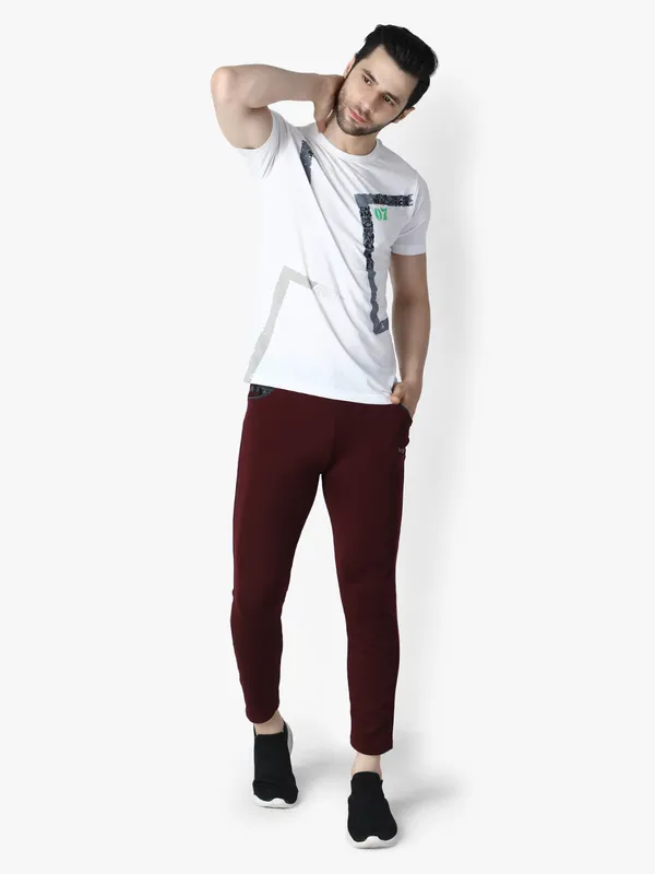 Maroon_Stylish_Maroon_Stretchable_Joggers_With_Pockets_For_Men
