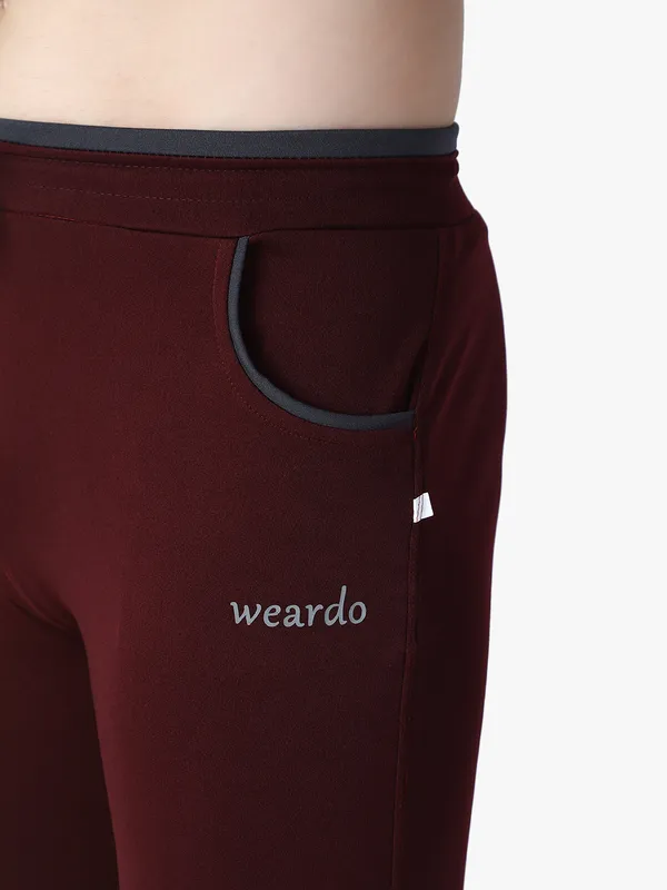 Maroon_Stylish_Maroon_Stretchable_Joggers_With_Pockets_For_Men