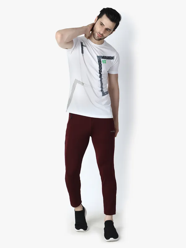 Maroon_Stylish_Maroon_Stretchable_Joggers_With_Zipper_Pockets_For_Men