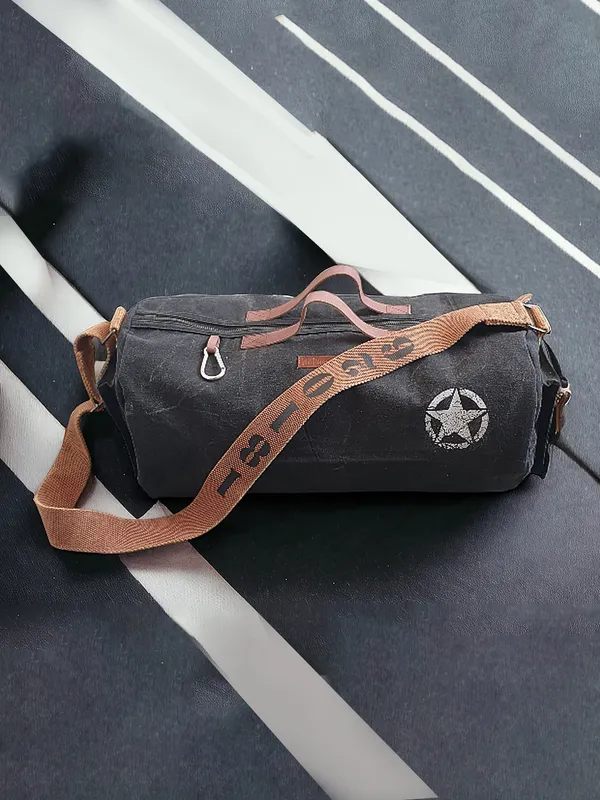 Black_Unisex_Travel_Duffle_/_Gym_Bag_|_Canvas_Zipper_With_Shoulder_Strap