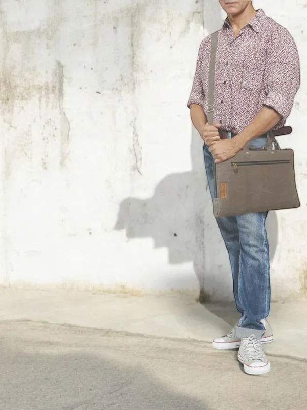 Brown_Unisex_Laptop_Sling_Bag_|_Canvas_Zipper_With_Removable_Strap