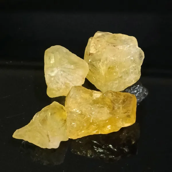Yellow_Natural_Citrine_Crystals_Raw_Stone_Original_Rough_For_Reiki,Vastu/Working_Table/Home/Office_Decor/Wealth_And_Business_Luck._(Max.50_Gram))