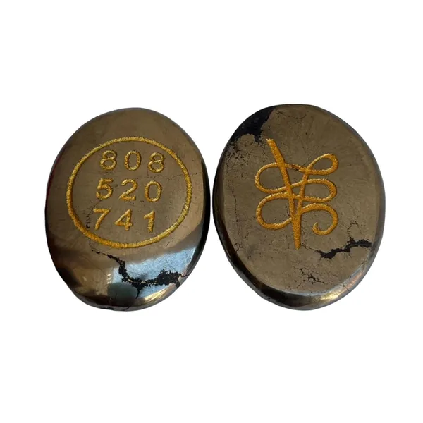 Pyrite_Zibu_Symbol_Coin_–_Genuine_Healing_Stone_for_Tarot,_Astrology,_Numerology_&_Spiritual_Practices