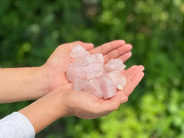 Natural_Rose_Quartz_Rough_Stone_Raw_Rock_For_Healing,_Attract_Unconditional_Love_And_Infinite_Peace_(250+_Grams_weight_for_4_to_5_Piece)