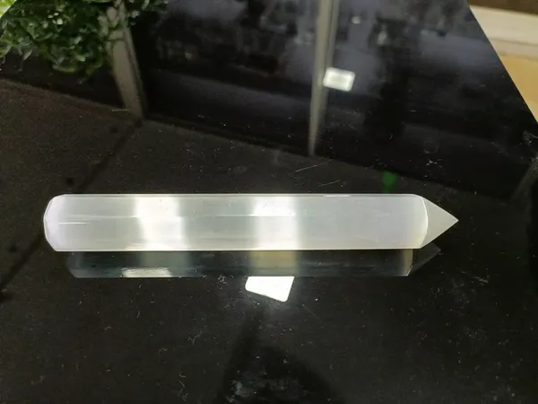 Clear_Selenite_Crystal_Healing_Wand_Massager_For_Reiki,_Healing,_Meditation_And_Idol_Figurine