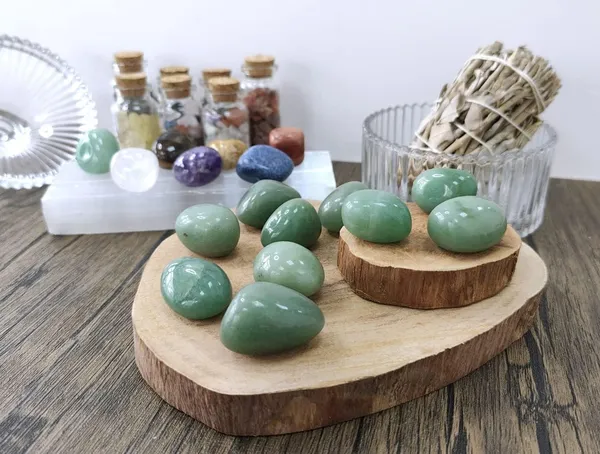 Natural_Energised_Tumble_Stone_Of_Rose_Quartz,_Citrine_Selenite,_Tiger_Eye,_Black_Obsidian_Used_For_Reiki_Healing,_Home_Decor,(Qty-_5_Nos.)_(Tumble_Stone,_Green_Aventurine)