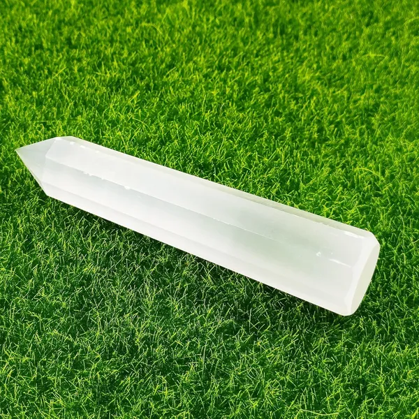Selenite_Wand_For_Reiki,_Healing,_Meditation_And_Idol_Figurine.